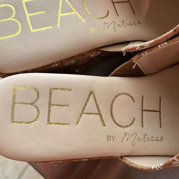 Clogs - Picture 5 of 8